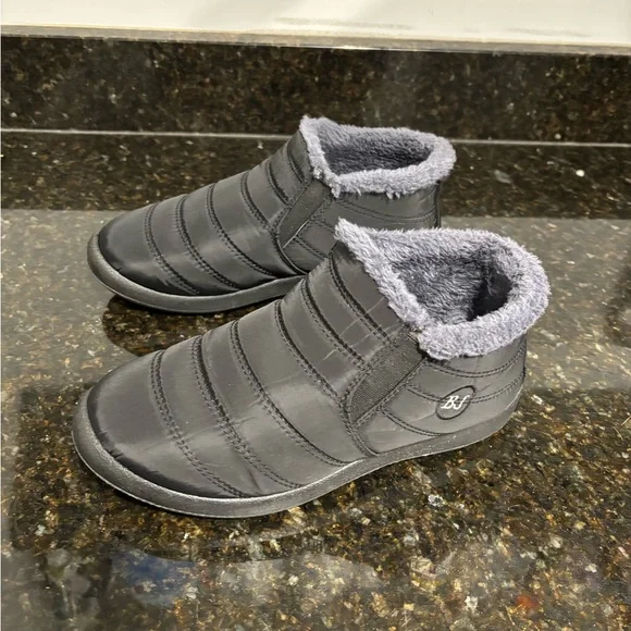 BJ Womens Fashionbanana Black Quilted Ankle Bootie 41/ 10.5 Waterproof Slip-On - Picture 5 of 12